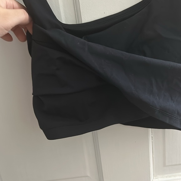 Fabletics Sports Tank - Medium - Picture 3 of 4